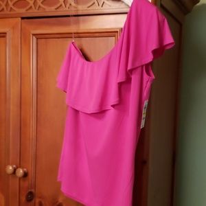 Ladies Pretty Pink Top. Brand new. Never worn.
